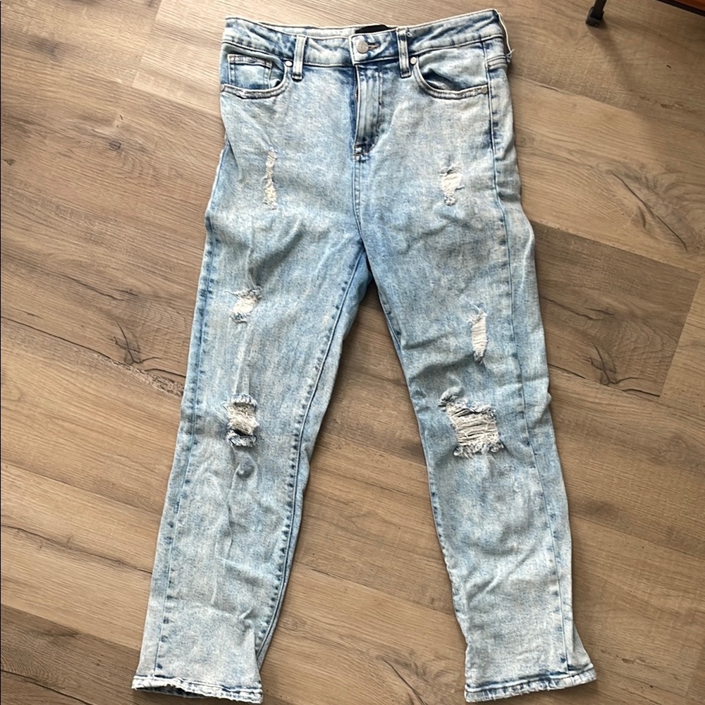Kendall & Kylie Women's Light Blue Distressed Jeans